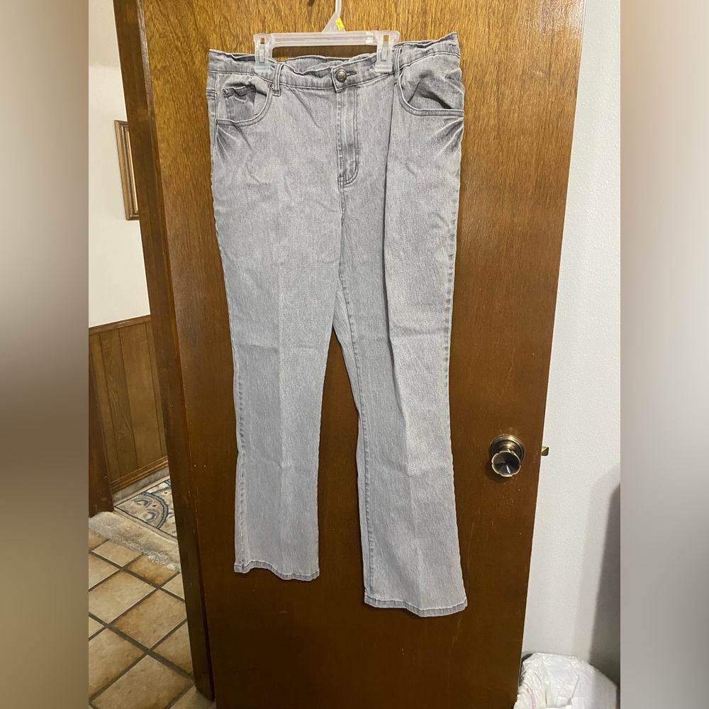 Gray denim jeans.  30” inseam.  Size 16.  DG2 brand.